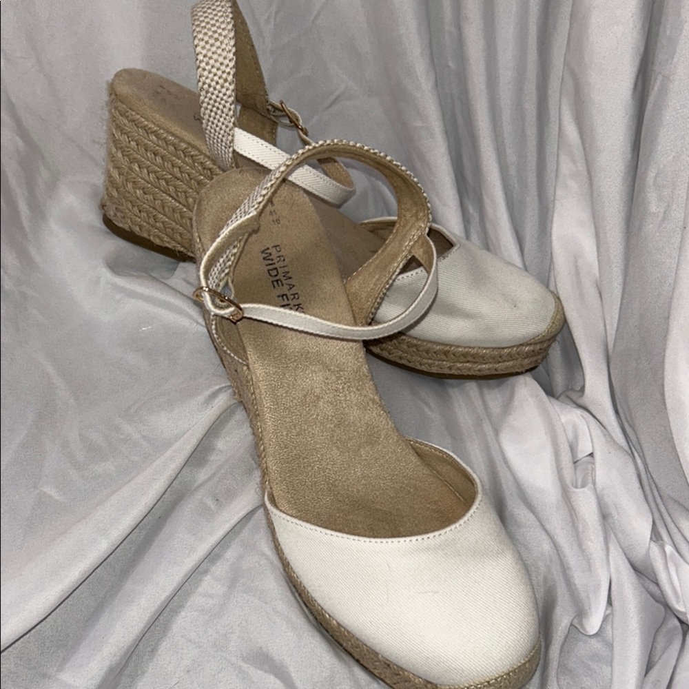 Womens 10 White and Tan Wedge Sandals